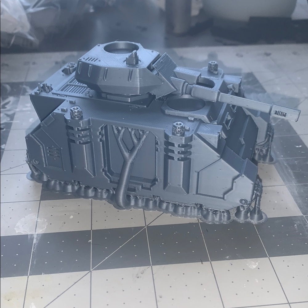 Predator Tank With Auto Cannon - Picture 4 of 10